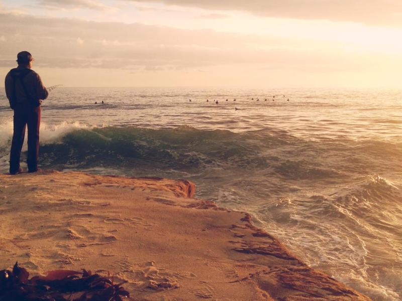 One Column Wide Template with Featured Image Behind Article Title